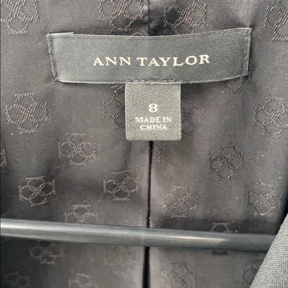 Black Ann Taylor blazer - Picture 2 of 4